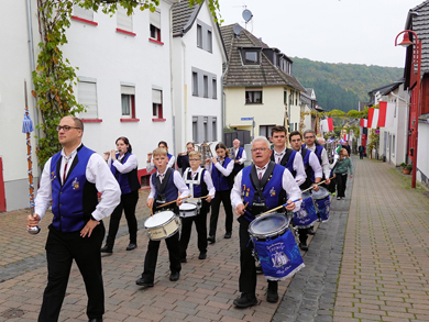 Spielmannszug Freiweg Sinzig spielte bei der Oberbreisiger Kirmes Tag 2 2025